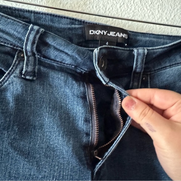 DKNY Jeans Women's Blue Denim Bermuda Cuffed Shorts Everyday Summer Style Size 4 - Picture 7 of 12